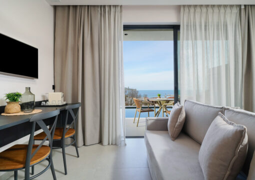 Deluxe Studios with Private Pool